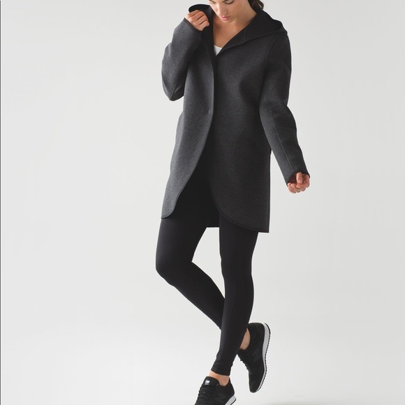 lululemon City Bound Wrap *Reversible* - Picture 3 of 13